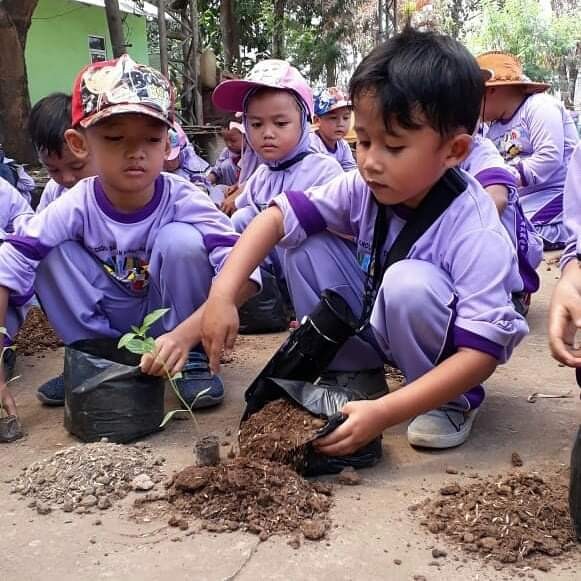 Tutup Tema Enviroment Leboh